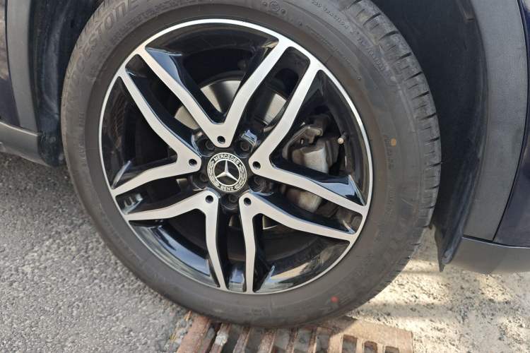 Used Mercedes-Benz GLA 2017 GLA 200 Fashion Model Right Front Wheel Hub