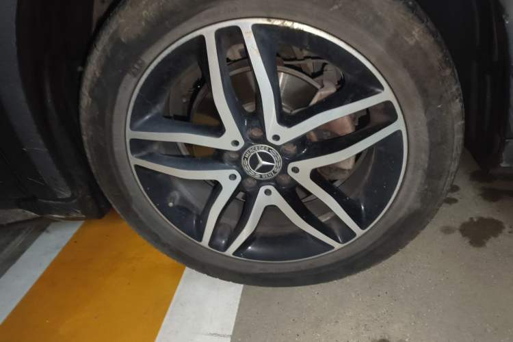 Used Mercedes-Benz GLA 2017 GLA 200 Fashion Model Right Front Wheel Hub