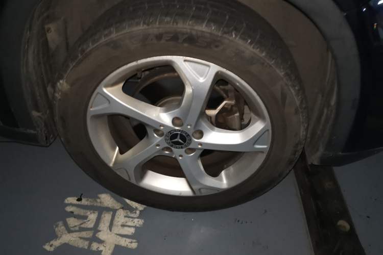 Used Mercedes-Benz GLA 2017 GLA 200 Sport Edition Right Front Wheel Hub