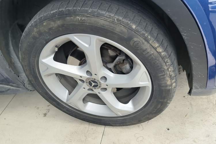 Used Mercedes-Benz GLA 2017 GLA 200 Sport Edition Right Front Wheel Hub