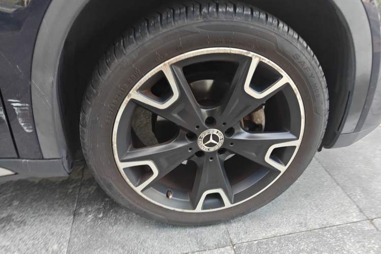 Used Mercedes-Benz GLA 2017 GLA 220 4MATIC Fashion Model Right Front Wheel Hub