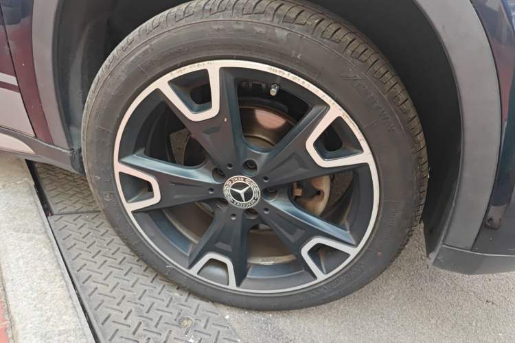 Used Mercedes-Benz GLA 2017 GLA 220 4MATIC Fashion Model Right Front Wheel Hub
