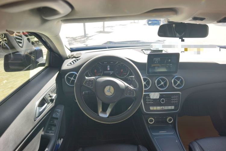 Used Mercedes-Benz GLA 2017 GLA 200 Sport Edition Steering Wheel