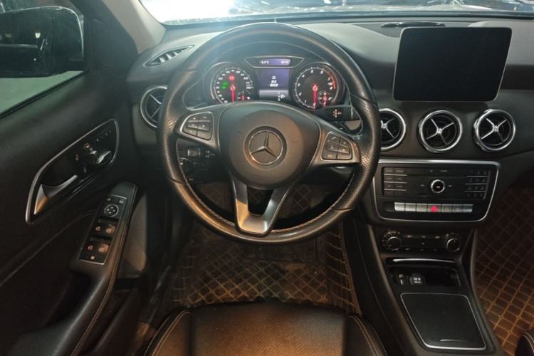 Used Mercedes-Benz GLA 2017 GLA 200 Sport Edition Steering Wheel