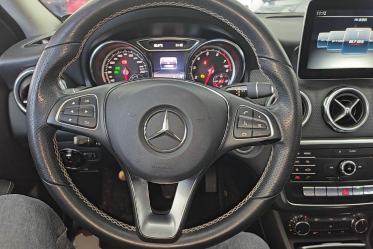 Used Mercedes-Benz GLA 2017 GLA 200 Sport Edition Steering Wheel