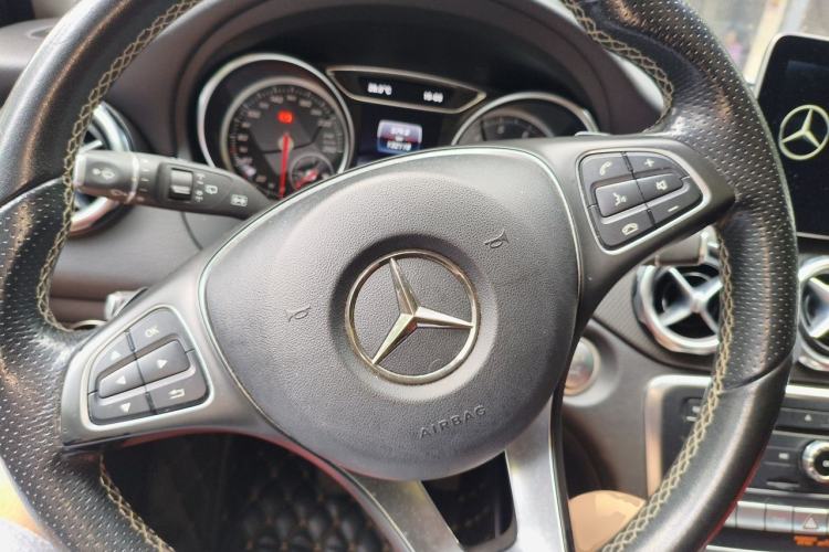 Used Mercedes-Benz GLA 2017 GLA 200 Sport Edition Steering Wheel