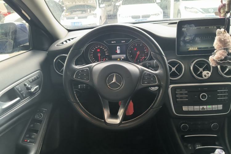 Used Mercedes-Benz GLA 2017 GLA 200 Sport Edition Steering Wheel