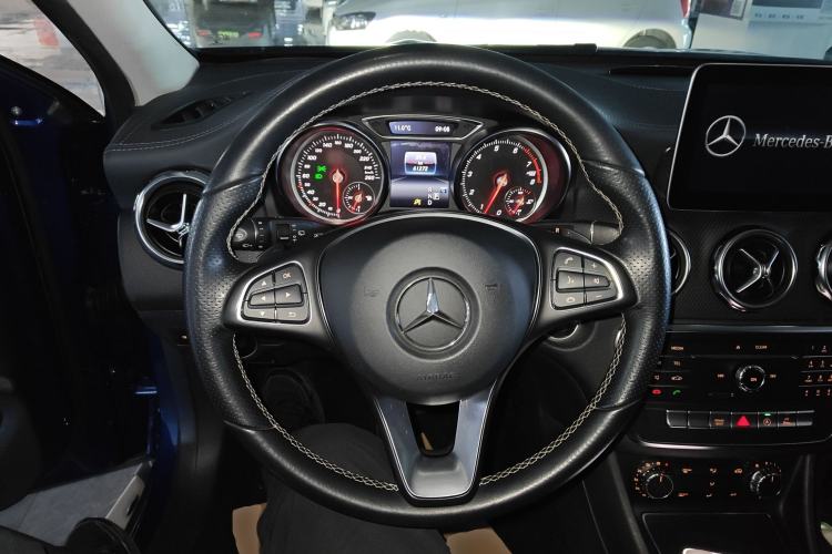 Used Mercedes-Benz GLA 2017 GLA 200 Fashion Model Steering Wheel