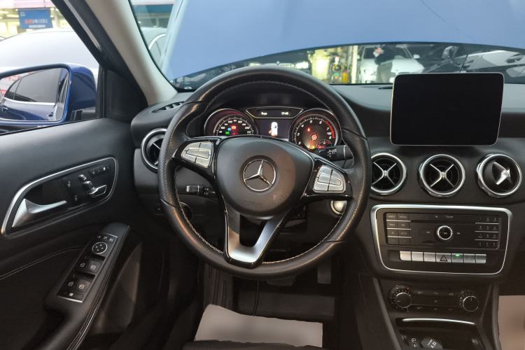 Used Mercedes-Benz GLA 2017 GLA 200 Fashion Model Steering Wheel