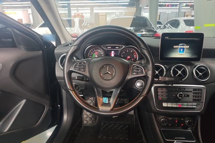 Used Mercedes-Benz GLA 2017 GLA 200 Fashion Model Steering Wheel