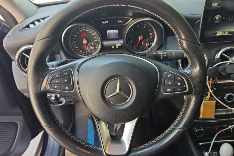 Used Mercedes-Benz GLA 2017 GLA 200 Fashion Model Steering Wheel