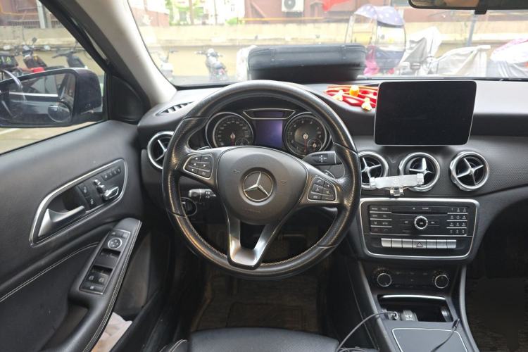 Used Mercedes-Benz GLA 2017 GLA 200 Sport Edition Steering Wheel