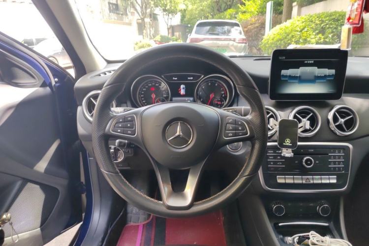 Used Mercedes-Benz GLA 2017 GLA 200 Sport Edition Steering Wheel