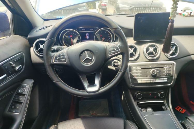 Used Mercedes-Benz GLA 2017 GLA 200 Sport Edition Steering Wheel
