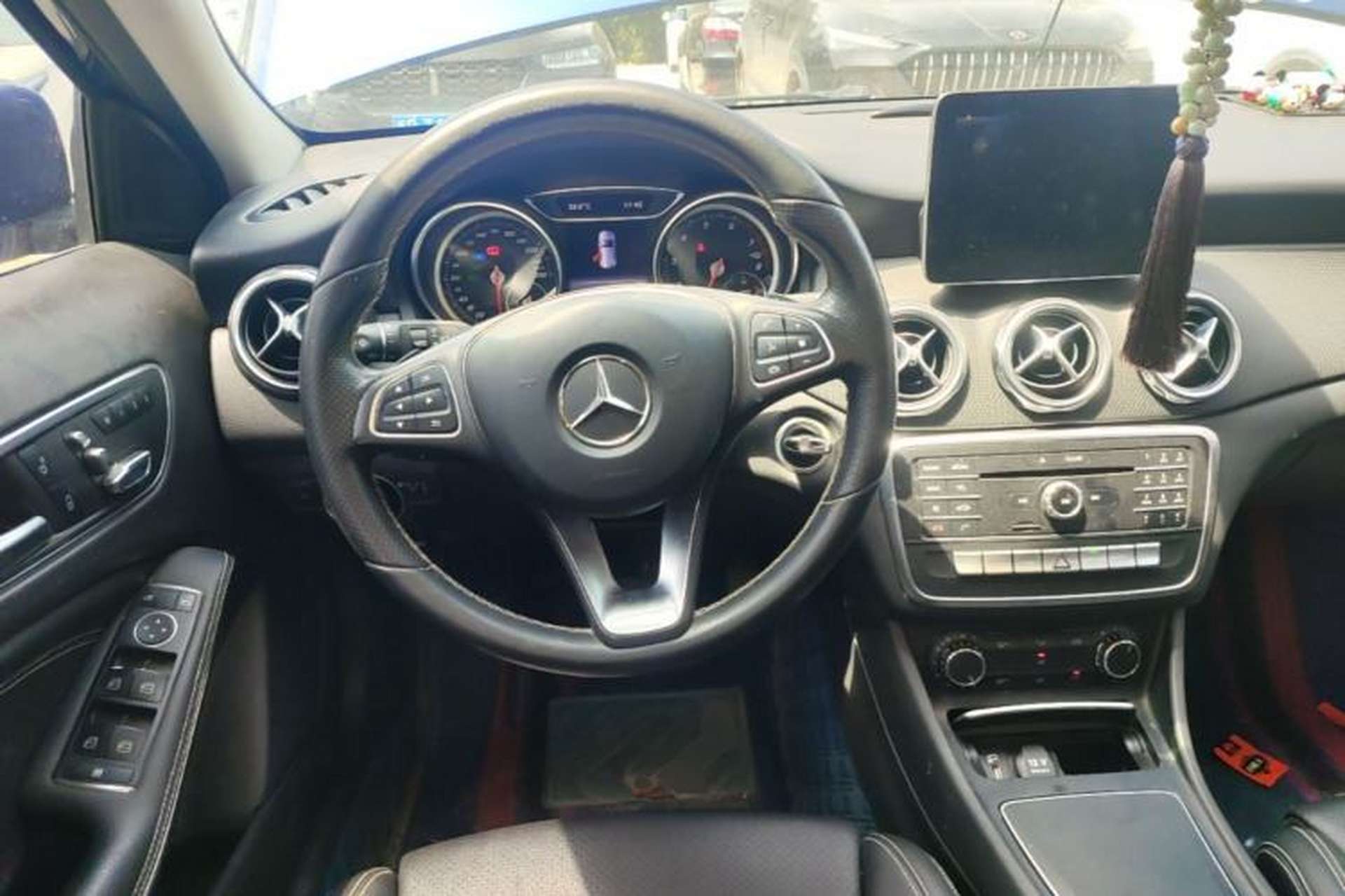 Used Mercedes-Benz GLA 2017 GLA 200 Sport Edition Steering Wheel