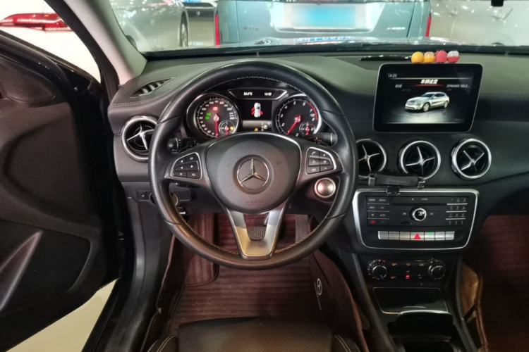 Used Mercedes-Benz GLA 2017 GLA 200 Sport Edition Steering Wheel