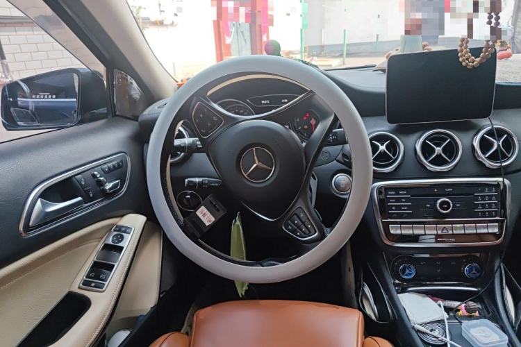 Used Mercedes-Benz GLA 2017 GLA 220 4MATIC Fashion Model Steering Wheel