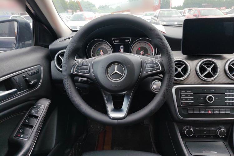 Used Mercedes-Benz GLA 2017 GLA 200 Fashion Model Steering Wheel