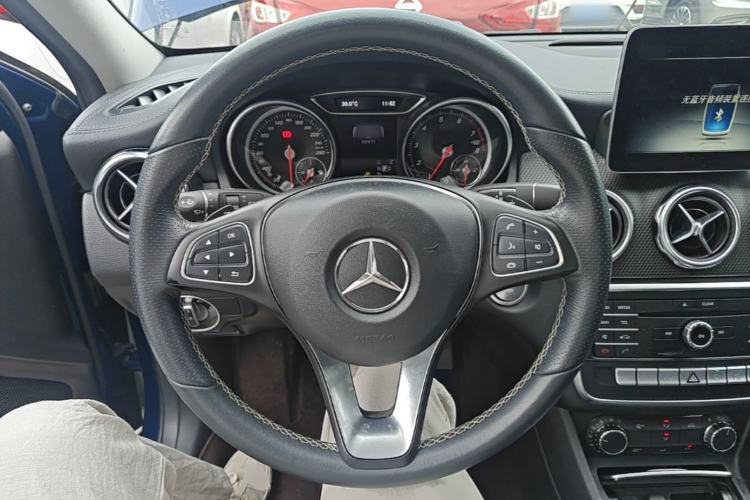 Used Mercedes-Benz GLA 2017 GLA 200 Fashion Model Steering Wheel