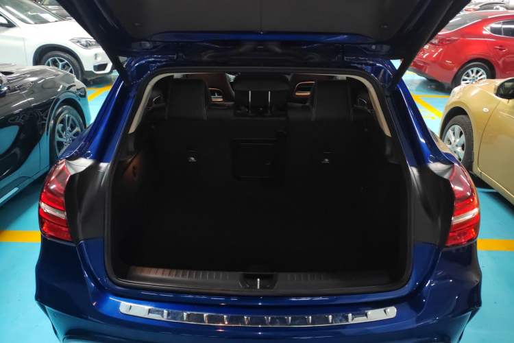 Used Mercedes-Benz GLA 2017 GLA 220 4MATIC Luxury Model Trunk