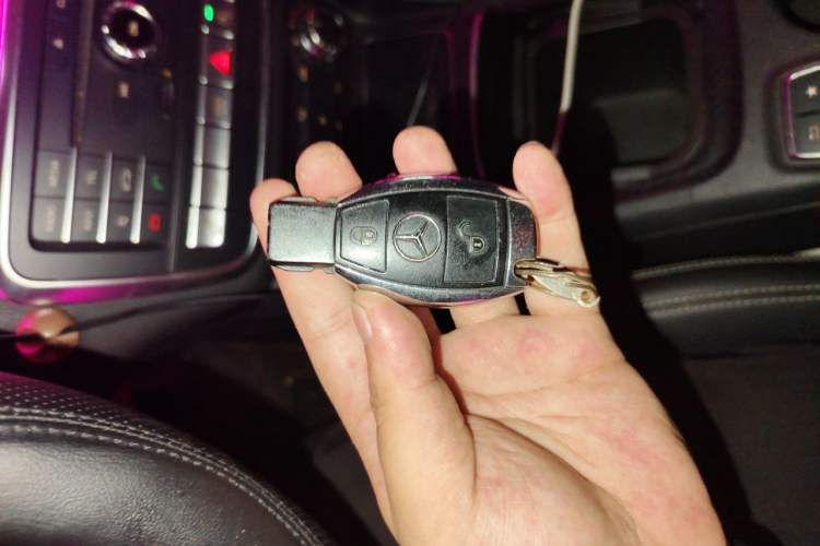 Used Mercedes-Benz GLA 2017 GLA 220 4MATIC Fashion Model Vehicle Key