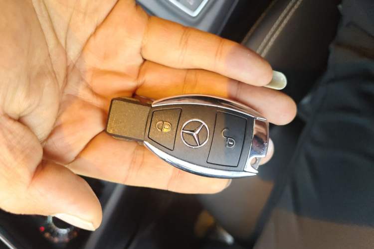 Used Mercedes-Benz GLA 2017 GLA 220 4MATIC Fashion Model Vehicle Key