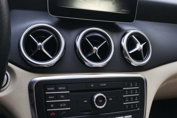 Used Mercedes-Benz GLA 2017 GLA 200 Sport Edition Audio And AC Panel