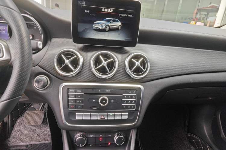Used Mercedes-Benz GLA 2017 GLA 200 Fashion Model Audio And AC Panel