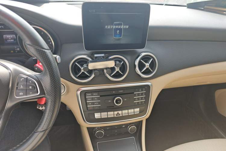 Used Mercedes-Benz GLA 2017 GLA 200 Sport Edition Audio And AC Panel
