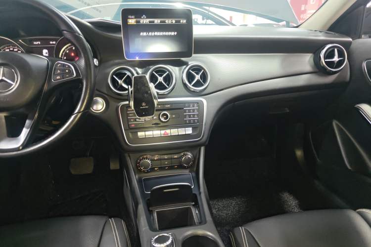 Used Mercedes-Benz GLA 2017 GLA 200 Sport Edition Audio And AC Panel
