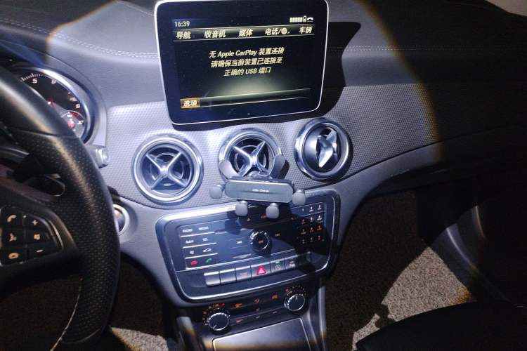 Used Mercedes-Benz GLA 2017 GLA 200 Fashion Model Audio And AC Panel