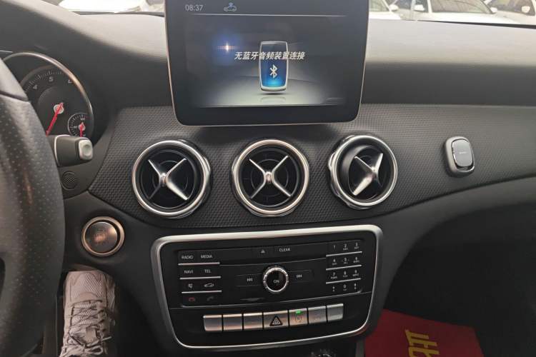 Used Mercedes-Benz GLA 2017 GLA 200 Sport Edition Audio And AC Panel