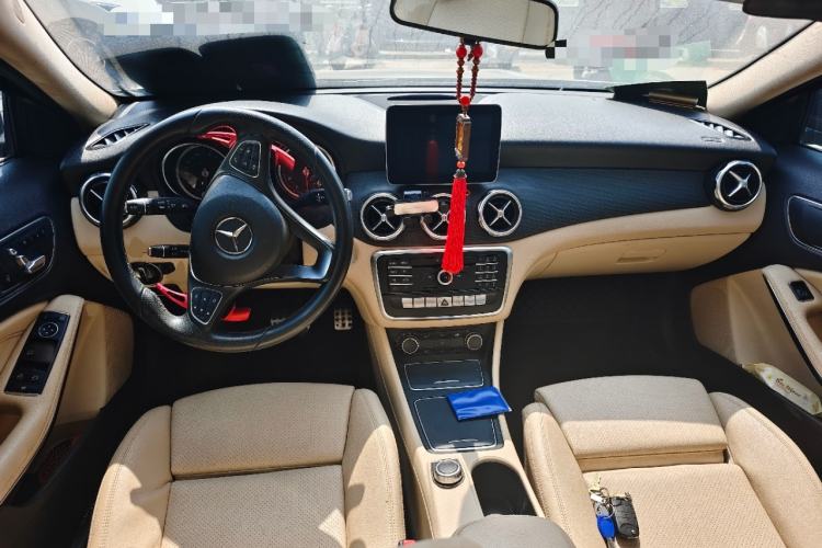 Used Mercedes-Benz GLA 2017 GLA 200 Sport Edition Center Console