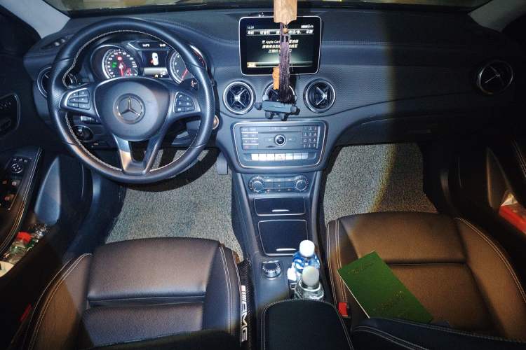 Used Mercedes-Benz GLA 2017 GLA 200 Fashion Model Center Console