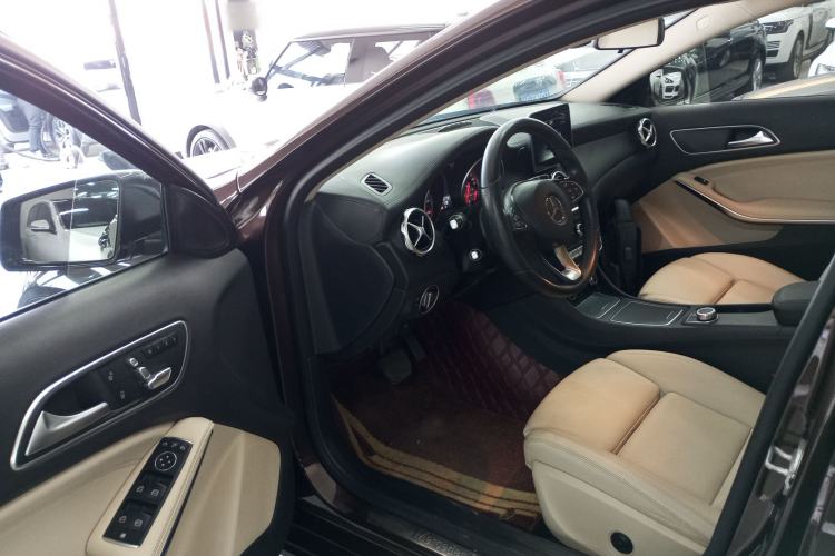 Used Mercedes-Benz GLA 2017 GLA 220 4MATIC Fashion Model Driver Seat