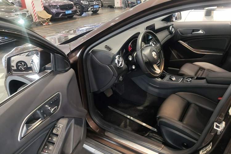 Used Mercedes-Benz GLA 2017 GLA 200 Fashion Model Driver Seat