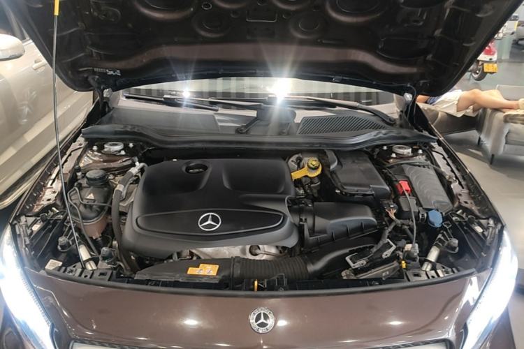 Used Mercedes-Benz GLA 2017 GLA 200 Fashion Model Engine Bay