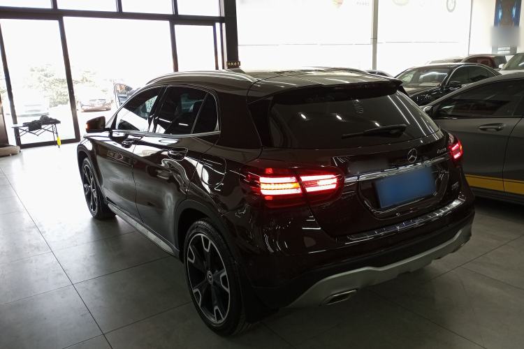 Used Mercedes-Benz GLA 2017 GLA 220 4MATIC Fashion Model Exterior 2