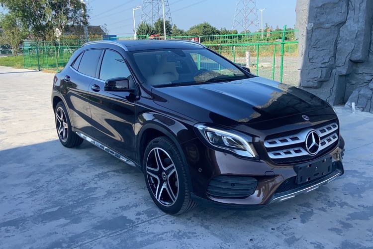 Used Mercedes-Benz GLA 2017 GLA 220 4MATIC Fashion Model Exterior 2