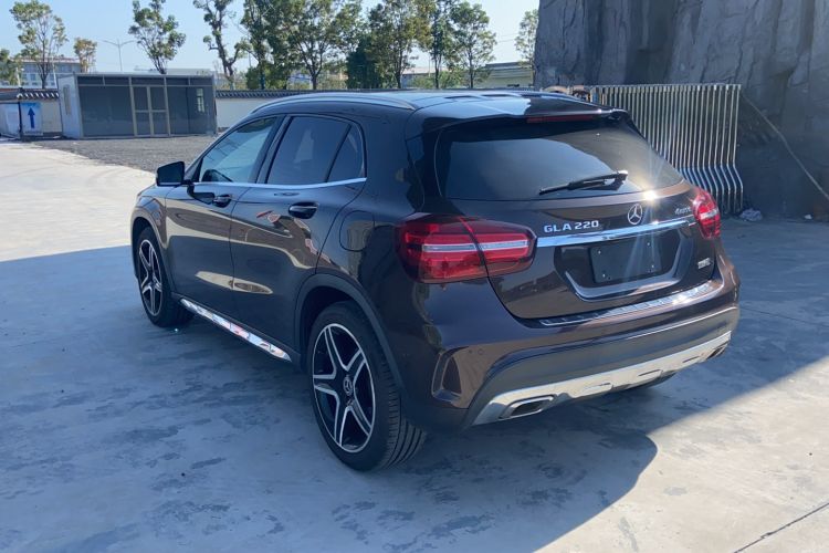 Used Mercedes-Benz GLA 2017 GLA 220 4MATIC Fashion Model Exterior 5