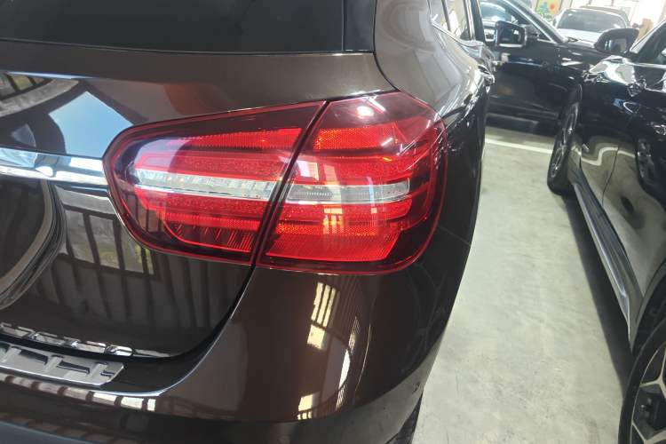Used Mercedes-Benz GLA 2017 GLA 200 Sport Edition Exterior 6