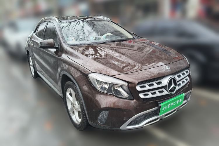 Used Mercedes-Benz GLA 2017 GLA 200 Sport Edition Front Right 45 Deg