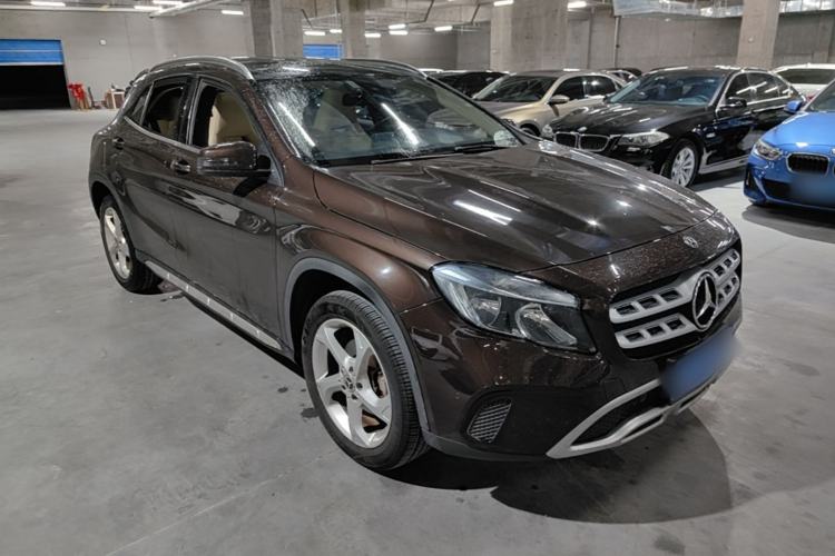 Used Mercedes-Benz GLA 2017 GLA 200 Sport Edition Front Right 45 Deg