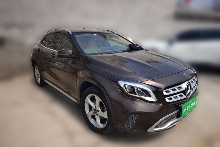 Used Mercedes-Benz GLA 2017 GLA 200 Sport Edition Front Right 45 Deg