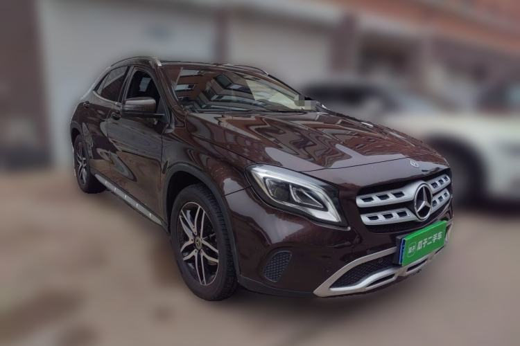 Used Mercedes-Benz GLA 2017 GLA 200 Fashion Model Front Right 45 Deg