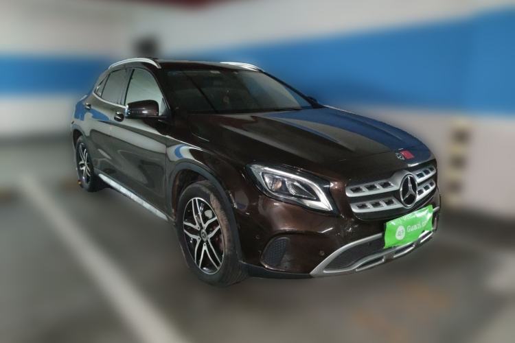 Used Mercedes-Benz GLA 2017 GLA 200 Fashion Model Front Right 45 Deg