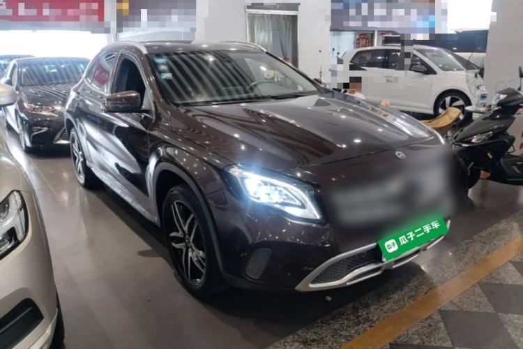 Used Mercedes-Benz GLA 2017 GLA 200 Fashion Model Front Right 45 Deg