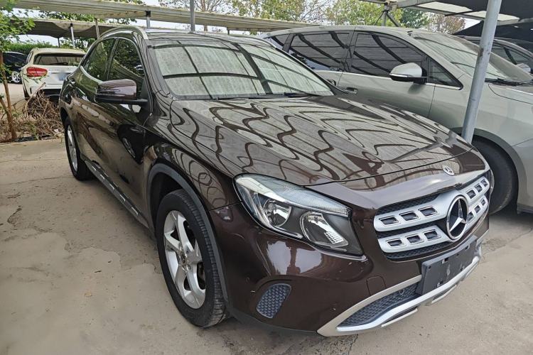 Used Mercedes-Benz GLA 2017 GLA 200 Sport Edition Front Right 45 Deg