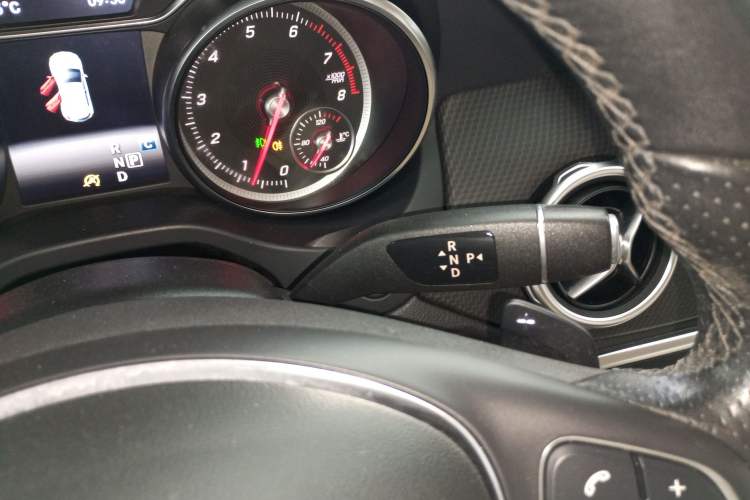 Used Mercedes-Benz GLA 2017 GLA 220 4MATIC Fashion Model Gear Lever