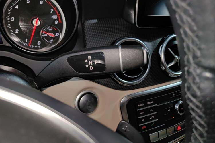Used Mercedes-Benz GLA 2017 GLA 200 Sport Edition Gear Lever